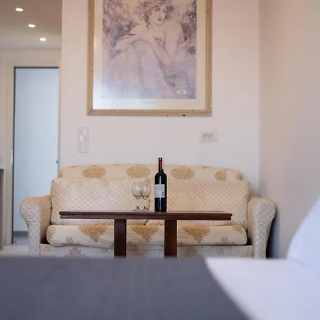 Bivalvia Aparthotel *